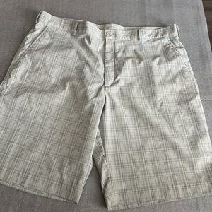 [W40]Nike Golf Dry Fit men Check Pattern Performance Shorts